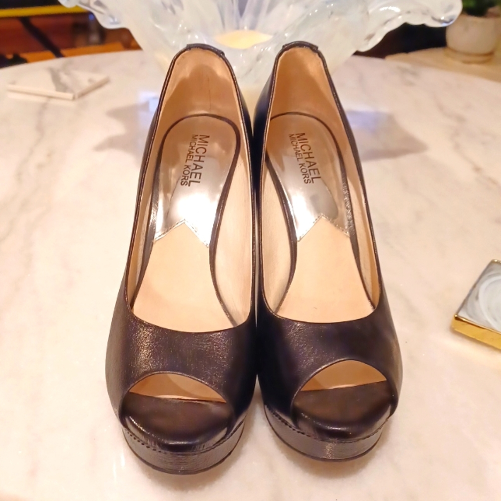 Michael Kors Black leather Peep toe Platform Pumps 5" stiletto heel